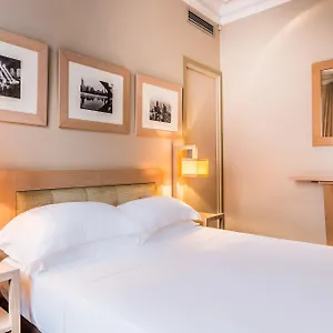 Duret 4*, Paris France